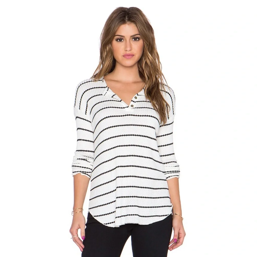 Chaser Striped Thermal V-Neck Henley Top — M